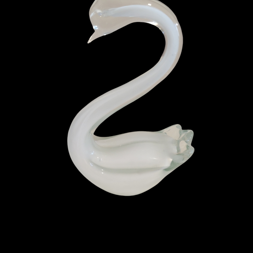 Cracker Barrel White & Clear Glass Swan Figure Art in the Original Box-A1